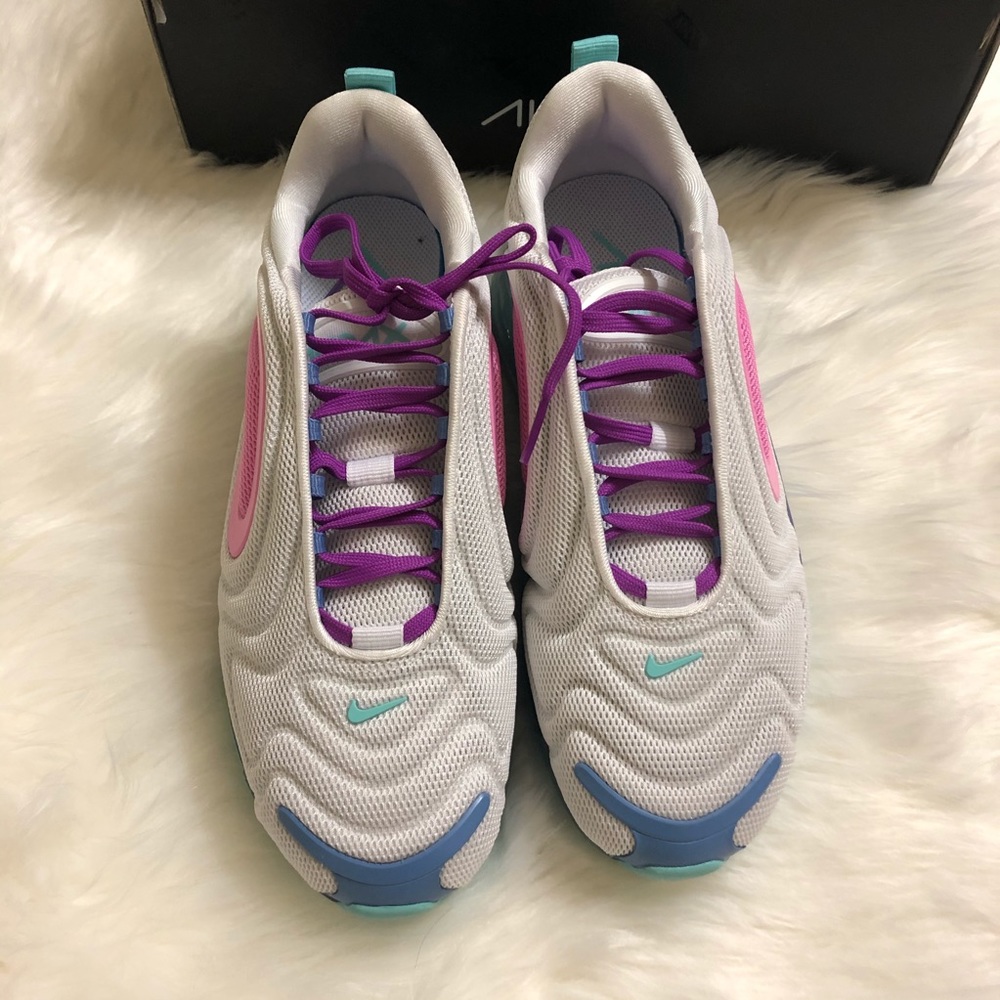 ❌Sold!❌NIB Women’s Nike Air Max 720 - Picture 3 of 8